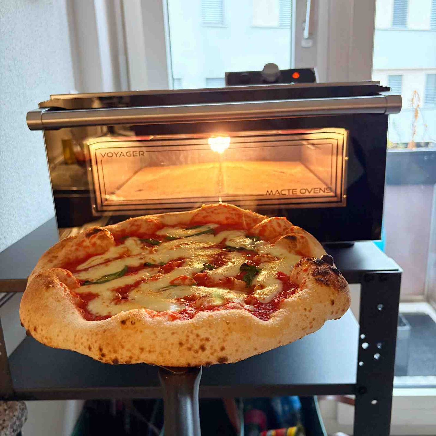 Pizza vor Macte Voyager Svizzera