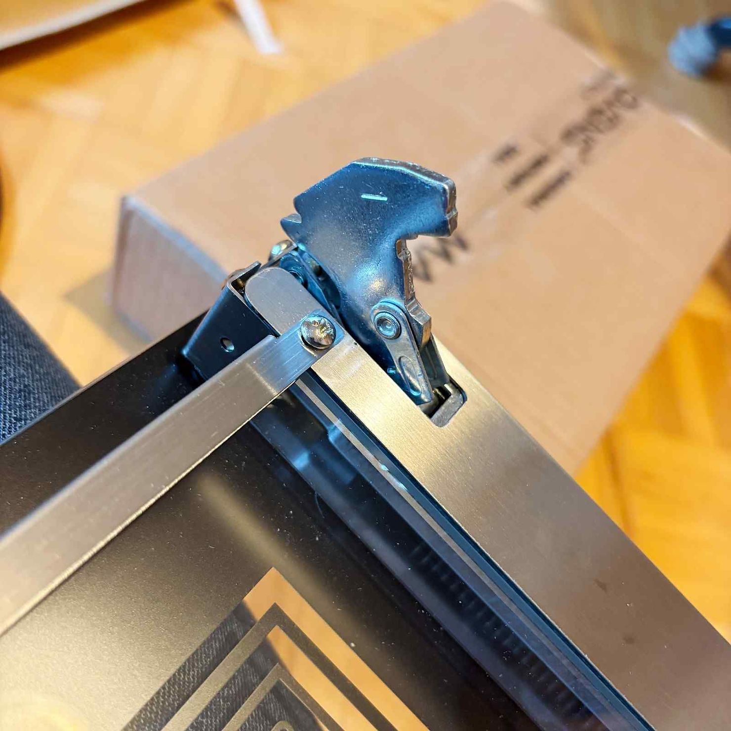 Macte Voyager Svizzera Scharnier